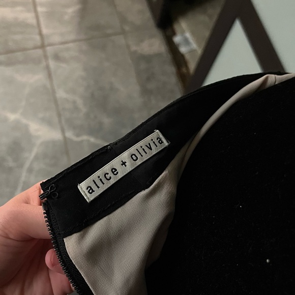 Alice + Olivia Leather Skirt - Picture 3 of 6